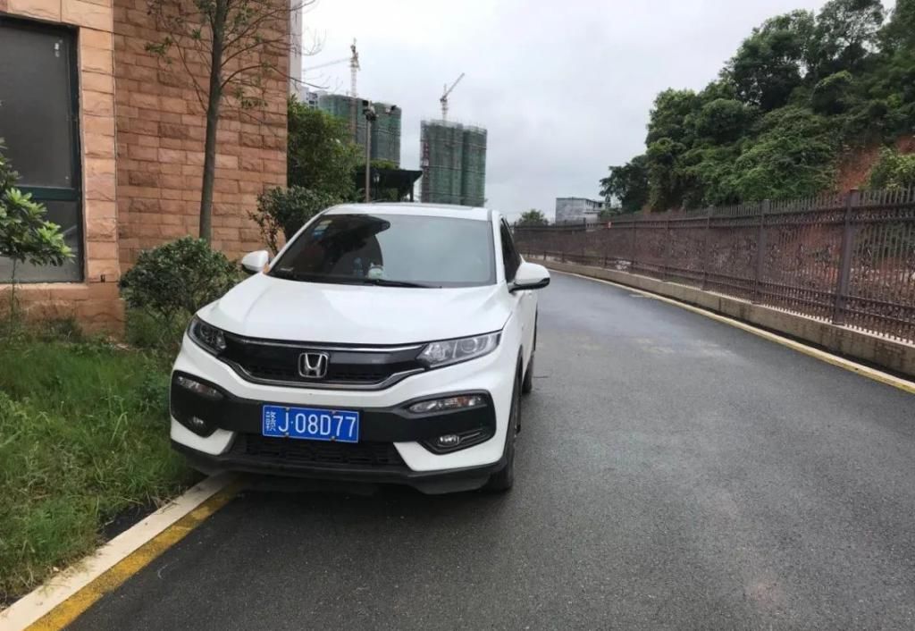 占用|?持续曝光！萍乡又一批私家车占用消防车通道