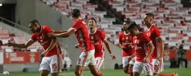 绝杀|绝杀！一场2-1让昔日欧冠霸主获3连胜，冲击欧冠决赛圈