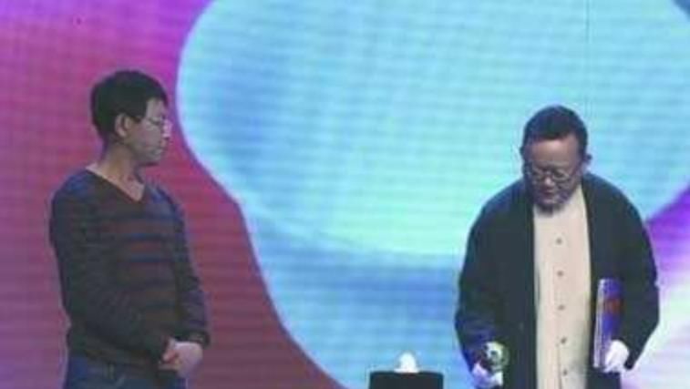  王刚|《天下收藏》王刚误砸价值2亿杯子，最后是如何收场的？