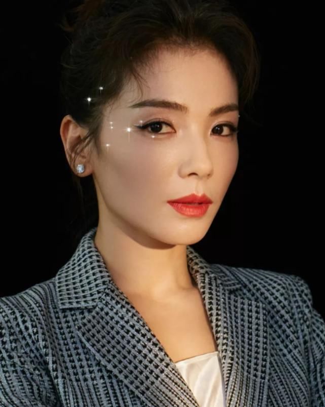  息影|最旺妻的演员，曾为儿子半路息影，今演《以家人之名》凭实力获赞