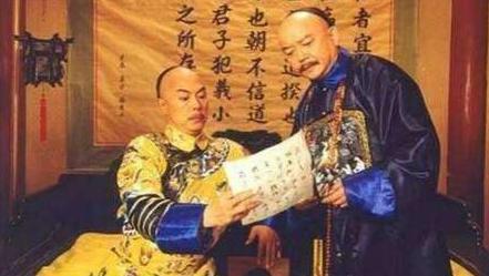 登基|嘉庆被立储前一天,和珅登门献上宝玉,嘉庆看罢:我登基后你必死