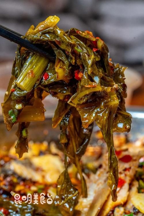 排队|昆明排队三十年老店,15张桌子,“镇店之宝”每天卖半吨