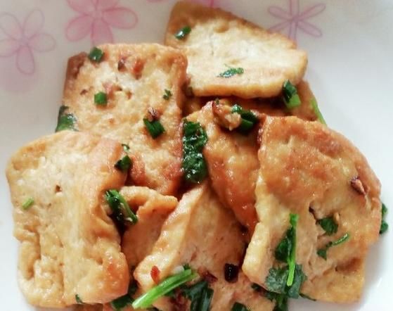  倒入|家里来客人，做几道色香味俱全的家常菜，朋友说比饭店的还好吃！