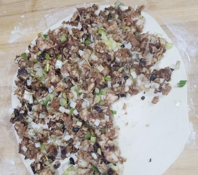 在家|教你在家烙肉饼,皮酥肉嫩层又多