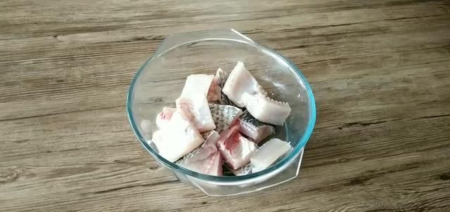  好吃|罗非鱼这样最好吃，不用煮、不用炖，加点辣椒面香脆可口