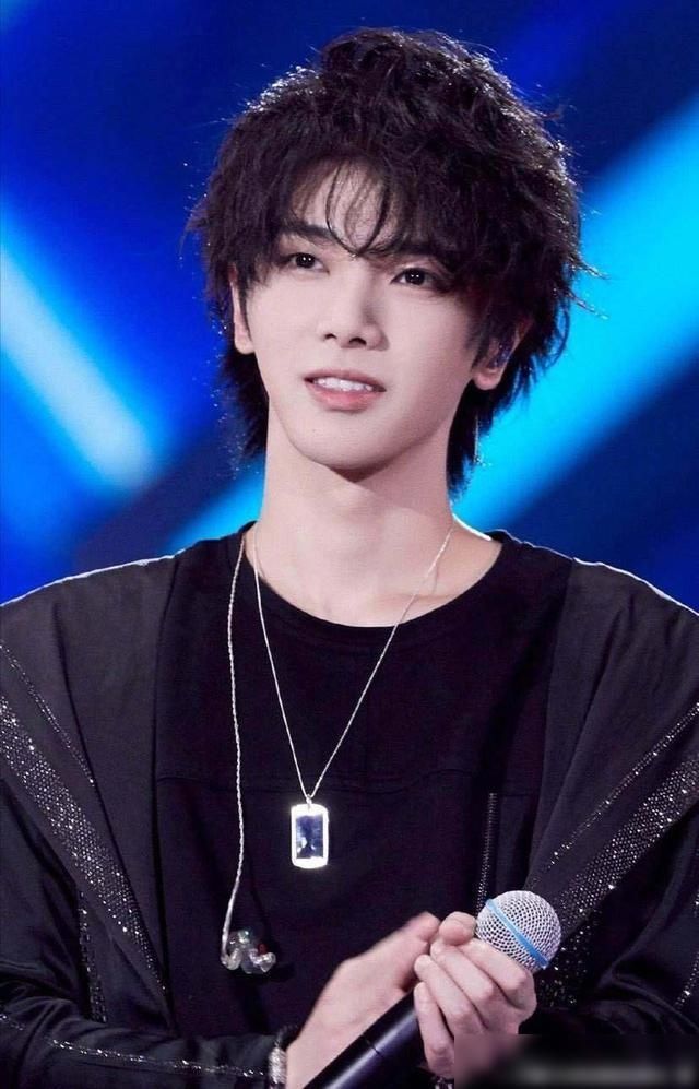  到底|尚雯婕力捧？火星弟弟？“换头”风波？华晨宇到底好在哪？