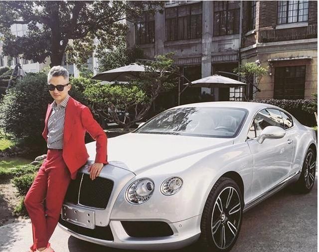  装修|走进主持人程雷的家，把飘窗拆了改成衣柜，老婆的衣服有点太多了