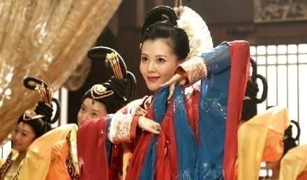 韩信|戚夫人父亲戚鳃,位高权重手握兵马,为何在戚夫人被害时不动声色