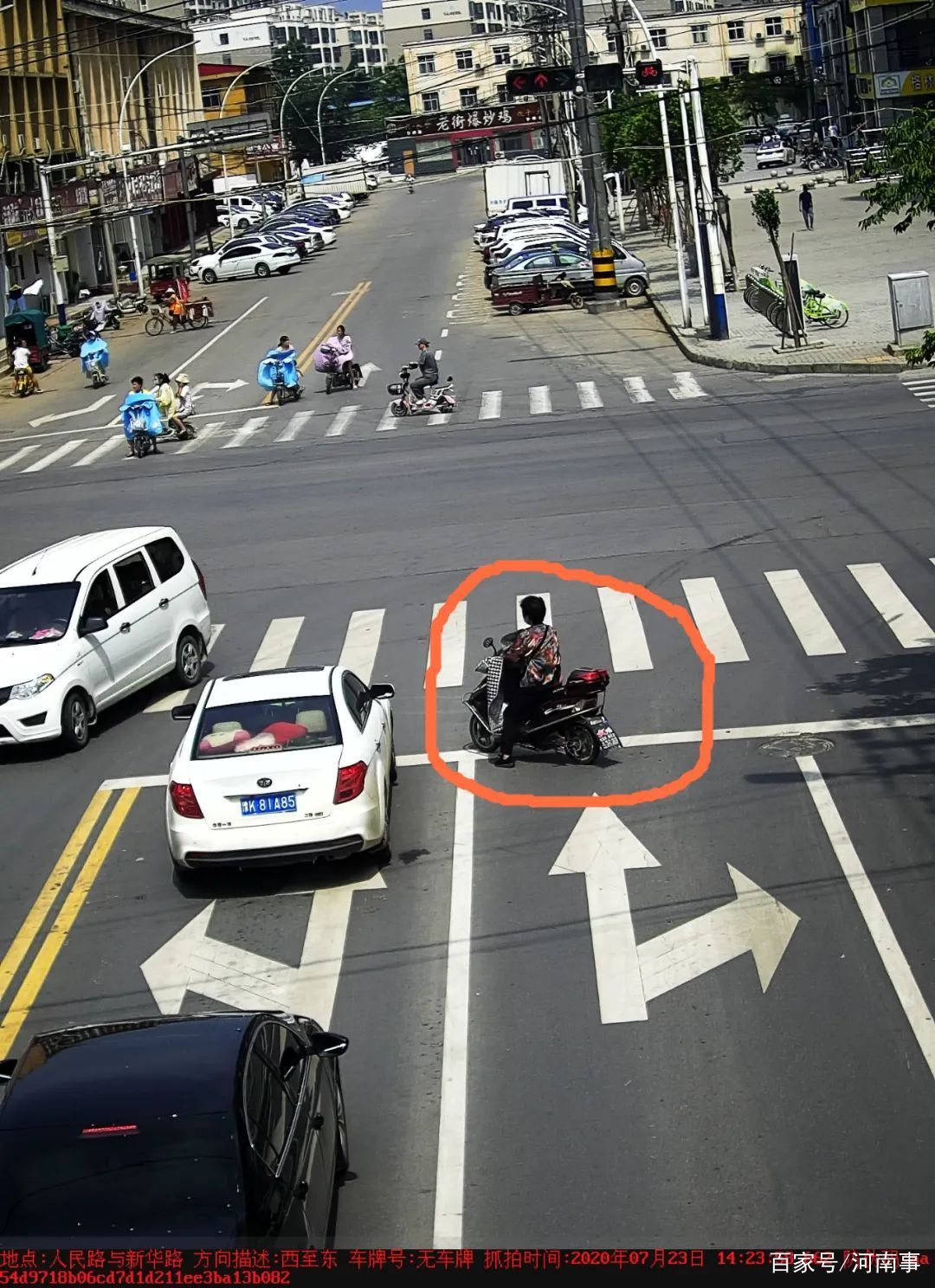 自行车|长葛交警监控：昨天，看谁家电动自行车及三、四轮车逆行、压线啦