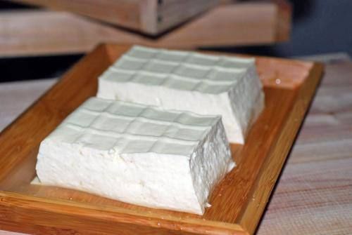  将其搅拌均匀|这才是豆腐最好吃的做法，10分钟就能做好，家里的小孩抢着吃