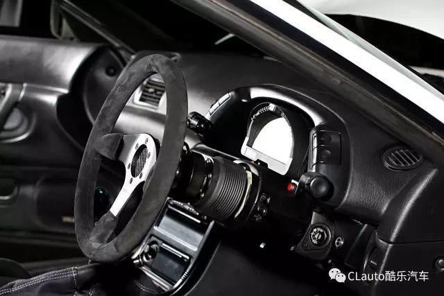  姑娘|我也想遇见个开R32 GT-R的姑娘，然后深陷其中不可自拔