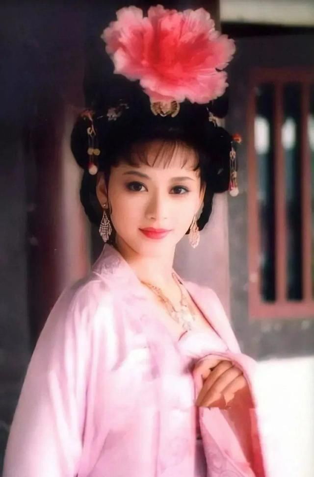 武则天|《武则天》《康熙王朝》中一代美人逝世，带走了国产古装剧的审美