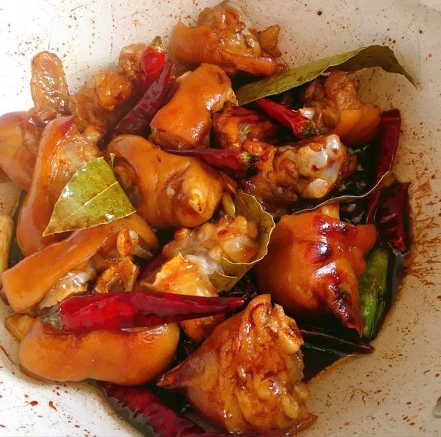 入味|富含蛋白的黄豆焖猪蹄,软糯Q弹入味好吃,黄豆糯糯的超级下饭哟