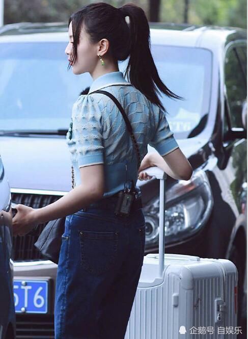  超越|杨超越到《中餐厅》当嘉宾，看清上船方式，和赵丽颖待遇差太多