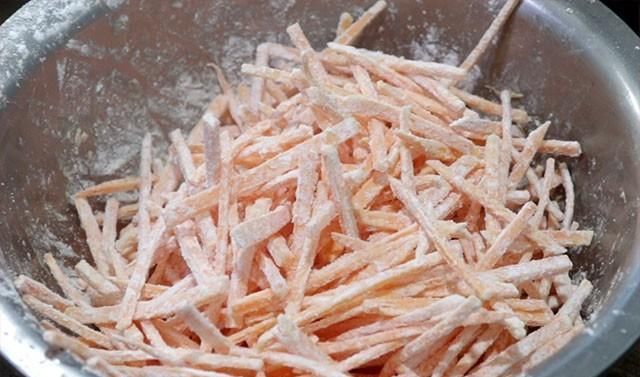 酥脆|薯条别再用土豆做啦,用红薯做真正的“薯条”,香甜酥脆,真好吃