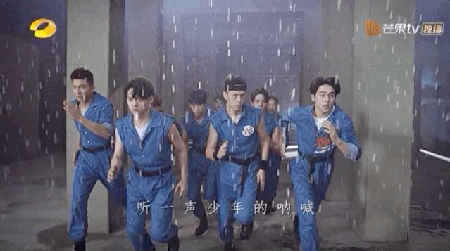 满屏|满屏都是行走的荷尔蒙，这群热血少年我太可了