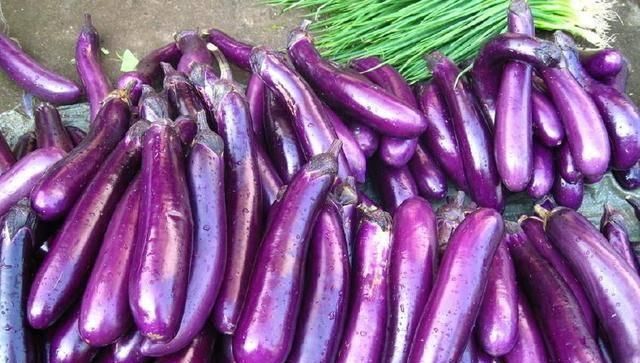  外婆|外婆做的“凉拌茄子”，不煎不炒不放油，好吃不长胖！