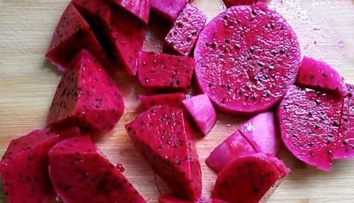 龙果面团|火龙果别再直接吃,学会此做法,软糯香甜,孩子一顿2个不够