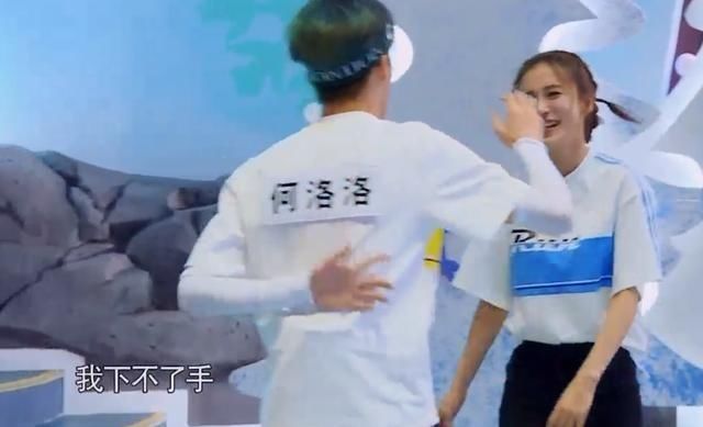  温暖|撕名牌大战，蓝队全军覆没，而angelababy表现勇敢而温暖