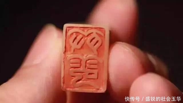 乾隆皇帝|两个捡漏“神话”: 一件价格翻了200多倍, 一件由9万涨到6000多万