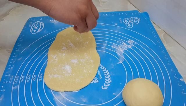  面包|面包这样做才好吃，加4个鸡蛋，蓬松暄软又香甜，学会能开店了