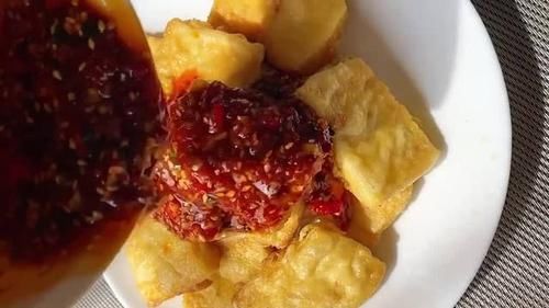 嫩酸|香煎豆腐的做法,外酥里嫩酸辣味美,既下酒又下饭最美不过家常味