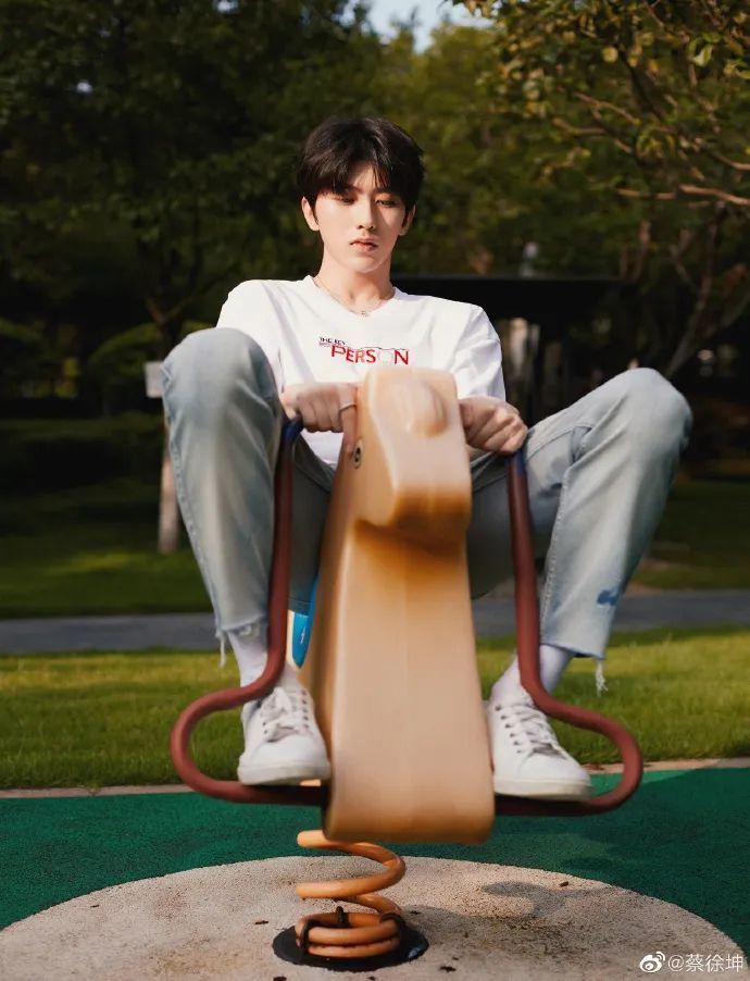  打算|资生堂这是打算和黄轩同归于尽？？？