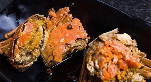  下锅|蒸螃蟹，热水下锅还是冷水下锅好？牢记这三点，螃蟹鲜嫩不掉腿！