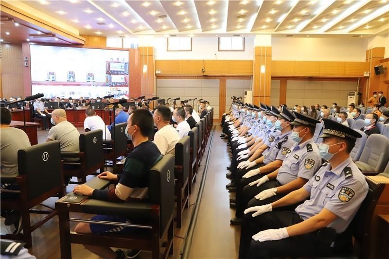 黑案|雅安建市以来最大涉黑案宣判 45人获刑其中3人被判无期