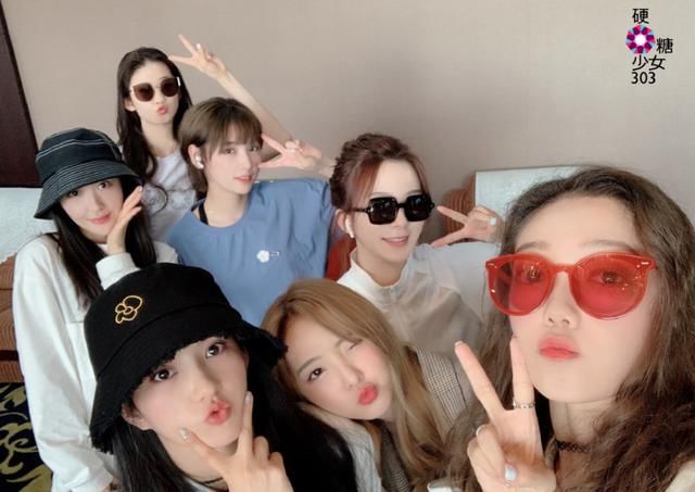  海报|硬糖少女发布新海报，所有人满分笑容营业，却有一人顶着苦瓜脸