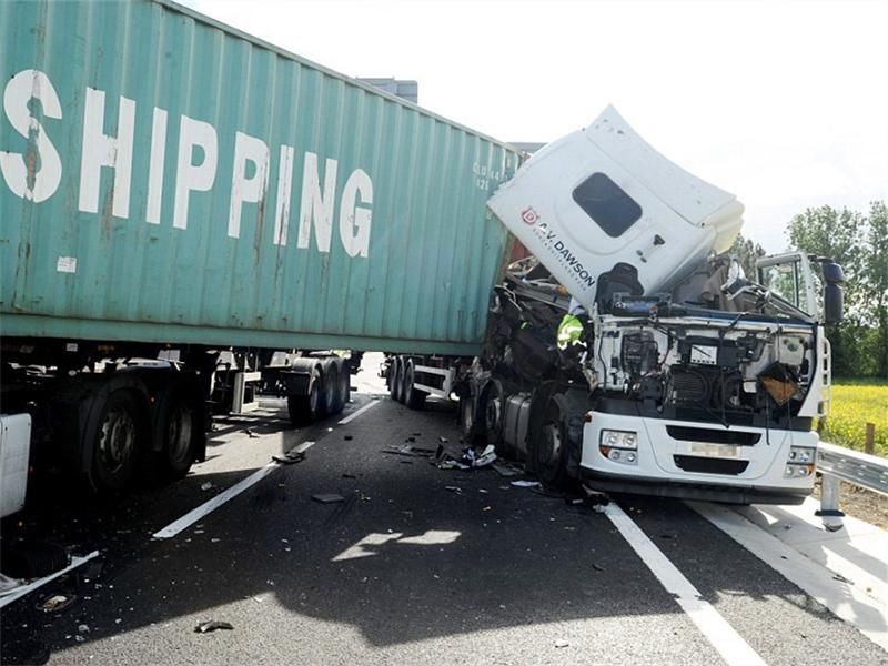  不起|货车司机疲劳驾驶不断，不是不想睡，而是不敢睡，更是睡不起！