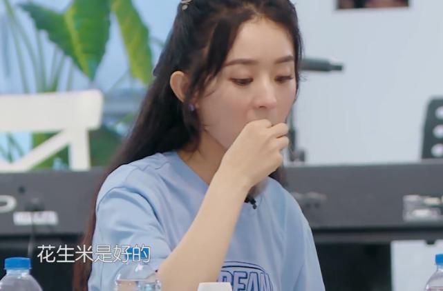  赵丽颖|《中餐厅》赵丽颖吃花生米，黄晓明很意外，接下来的话显心酸