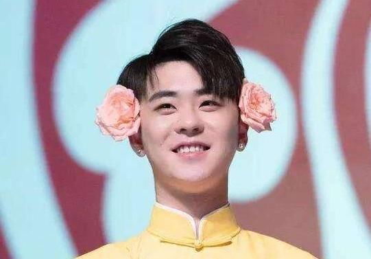  社交|张云雷在德云社处境究竟如何，不擅社交遭众人排挤？这些细节一看便知