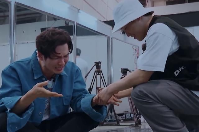  钟汉良|《街舞》钟汉良演技派上线，面对假哭，腾仔的反应是真暖男没错了