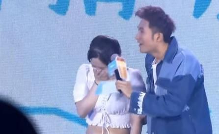  主持人|所以邓伦到底有多好看？能给我看看现场照吗？