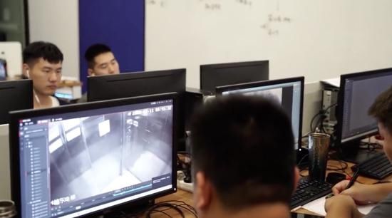  女子|警方被骂调查杭州女子失踪案不力！这些大V气炸了