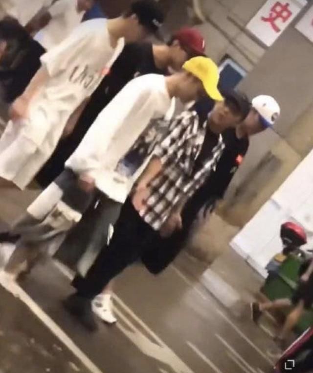  路透|邓超陈赫鹿晗再合体，新综艺路透曝光，扎螃蟹、“飙车”欢乐多