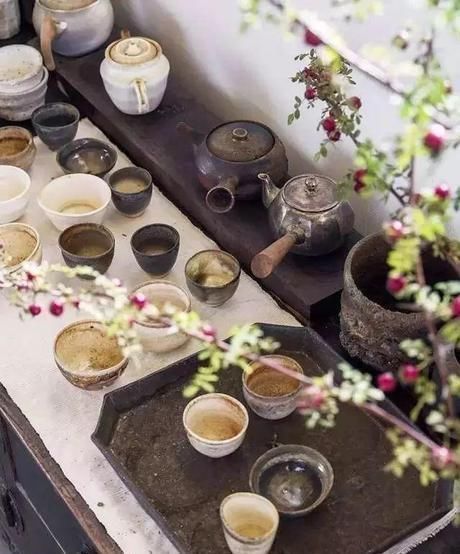 小院|20多岁的年龄差距,却把一个破烂的农家小院变成了“桃花源”