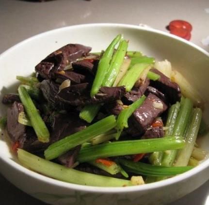  做法|鸭血的几种做法，简单上手，看一遍就会，比大鱼大肉还香！