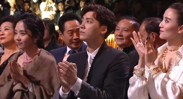 白皙|金鹰奖女星高清同框照:赵丽颖白皙完胜谭松韵,宋茜状态不如陶虹