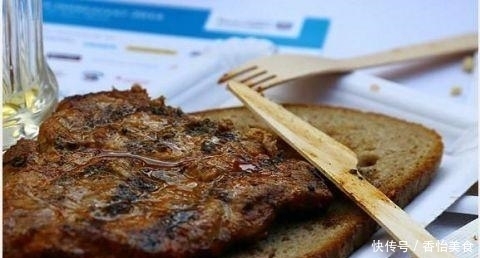 面包|吃牛排时会先送上一盘面包 很多人不懂而闹了笑话