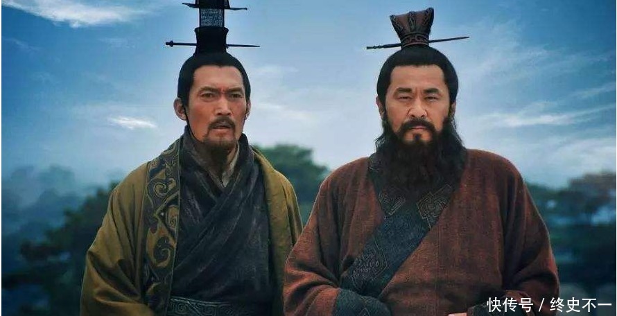 三国|刘禅写了三个字挂在门口被放过,众人不解,司马昭倒过来念