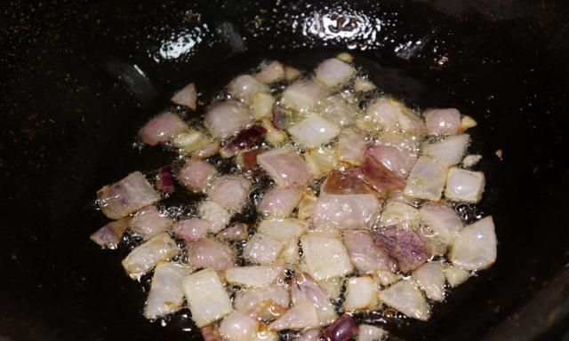  正确|洗韭菜时，切记不要只用清水洗，只会越洗越脏，这才是正确的洗法