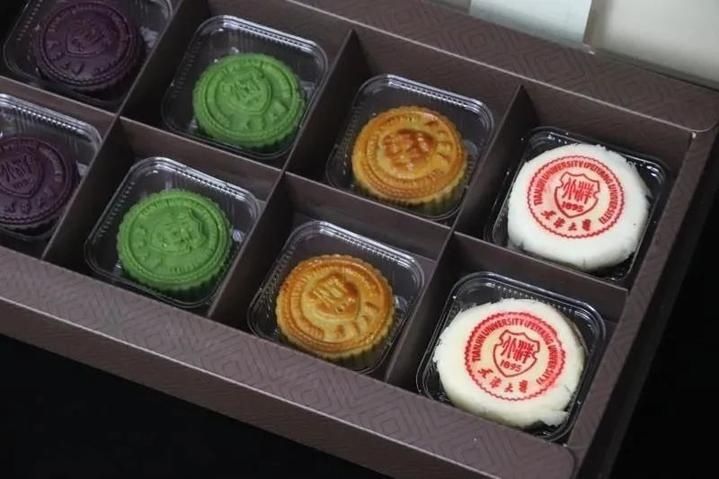 月饼|发月饼啦,快来尝尝高校里的中秋味道