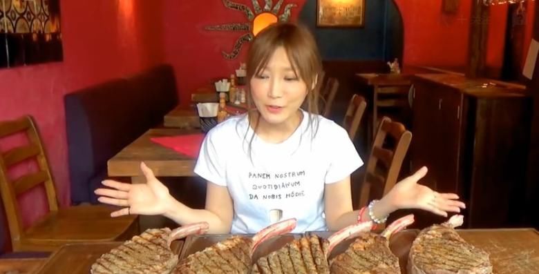 揭穿|大胃王吃5块“战斧牛排”,店老板揭穿了她,网友我也能吃完