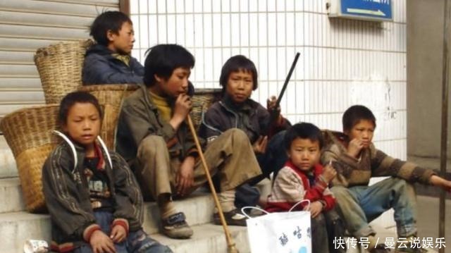  做法|人贩当众抱娃，却反咬亲妈是人贩子，宝妈的这些机智做法值得学习