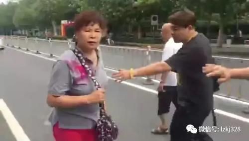 城市|济南人认识一下这两个老无赖!