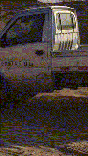 光脚|搞笑GIF:光脚的不怕穿鞋的,真心凭真本事吃饭