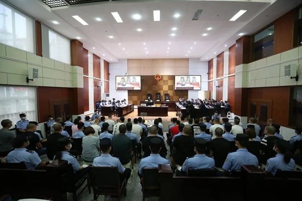  黑社会性质组织|广元最大涉黑案宣判 “大哥”刘明14项罪行获刑25年