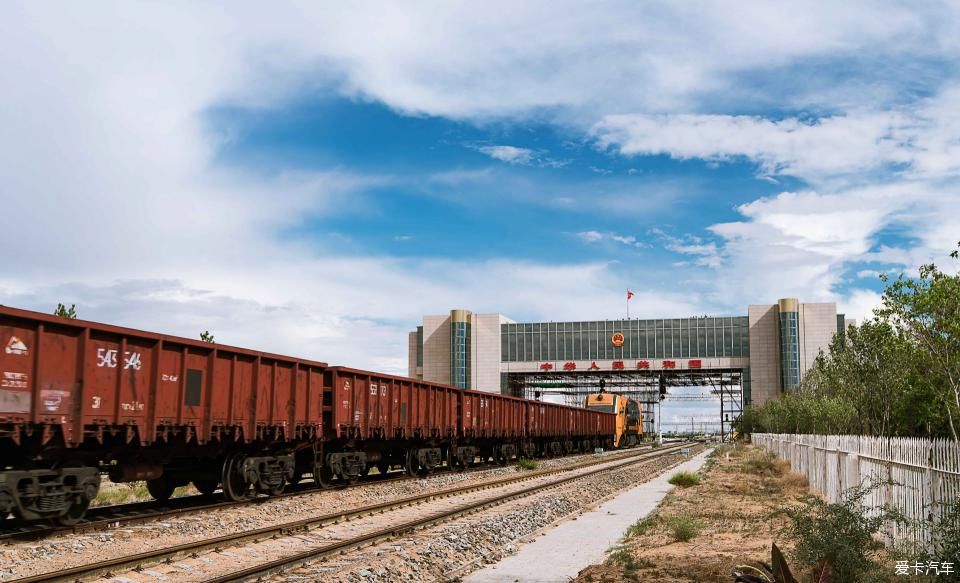 风雨雷电|贝子庙+中蒙边境+草原露营 乌珠穆沁 风雨雷电绿浪秘境行路书